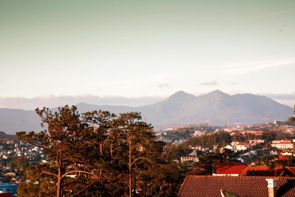 Hoa Sen Vang Hotel Dalat Esterno foto