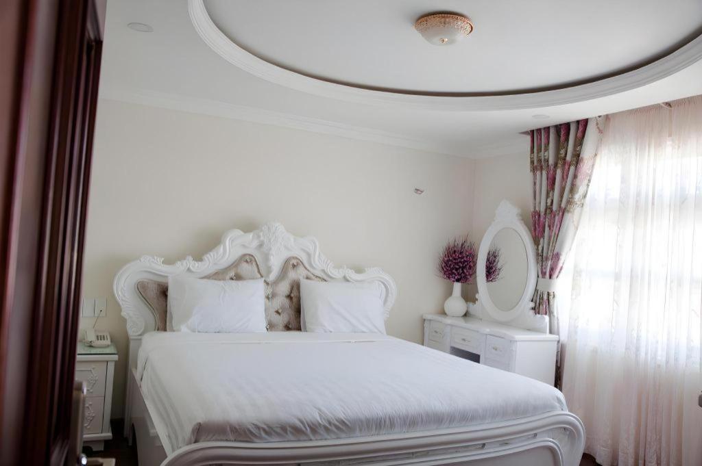 Hoa Sen Vang Hotel Dalat Esterno foto