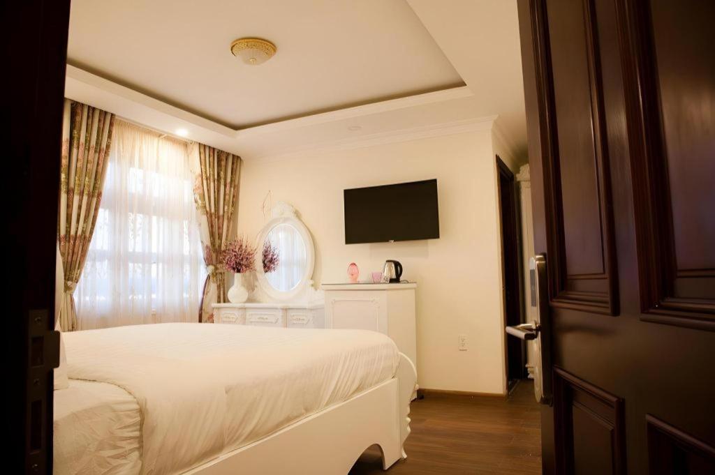 Hoa Sen Vang Hotel Dalat Esterno foto