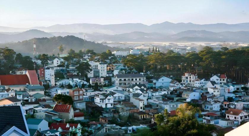 Hoa Sen Vang Hotel Dalat Esterno foto